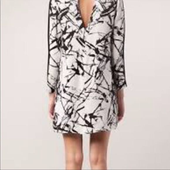 A.L.C Isley dress geo black white v neck back - Picture 7 of 8